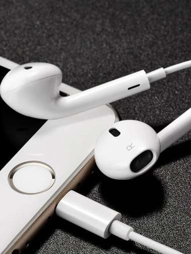 Проводная стереогарнитура HOCO L7 Plus для Apple (Lightning) (белая) &mdash; 2